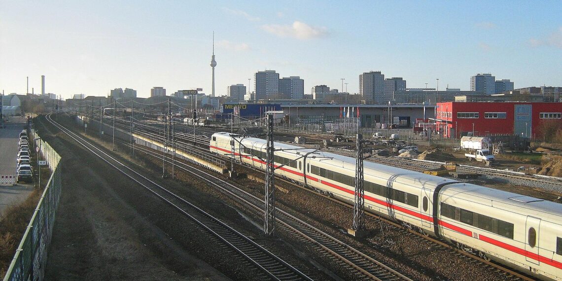 ICE der Deutschen Bahn in Berlin (Archiv)