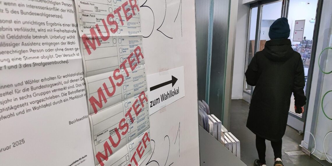 Vorentscheidung über Bundestags-Neuauszählung nächste Woche möglich 1 Wahllokal bei Bundestagswahl 2025 (Archiv)