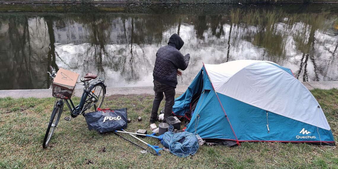 Immer mehr Wohnungslose: Linke sieht "echte Schande für unser Land" 1 Obdachlose kampieren (Archiv)