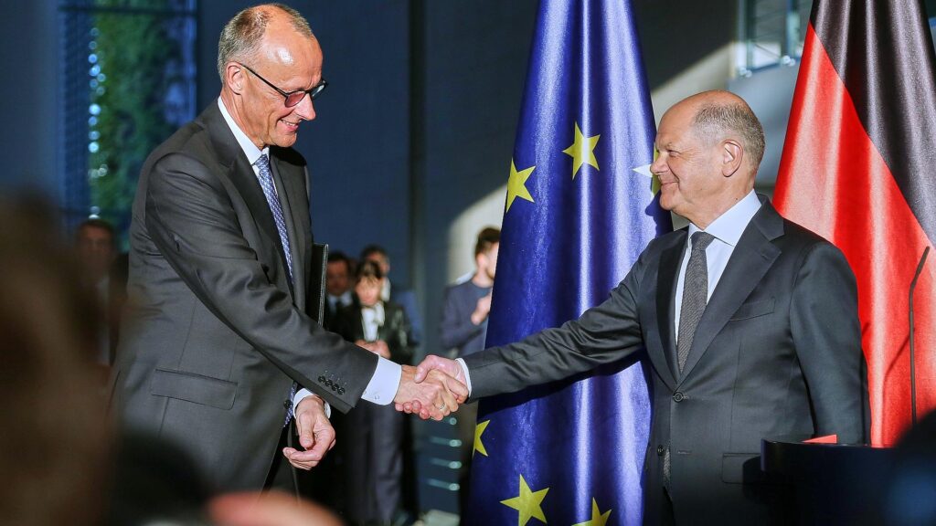 Friedrich Merz und Olaf Scholz (Archiv)