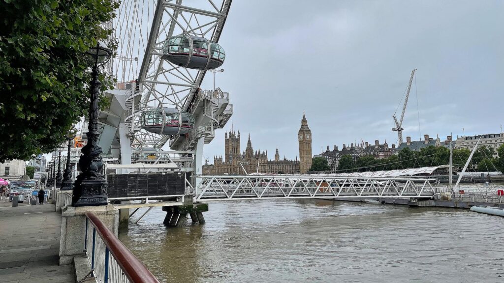 London Eye und Westminster-Palast (Archiv)
