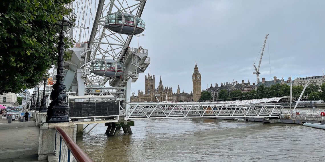 London Eye und Westminster-Palast (Archiv)