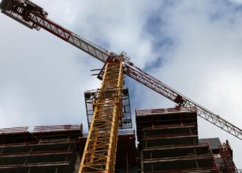 Deutlich mehr Baugenehmigungen für Wohnungen im September 4 Baustelle (Archiv)