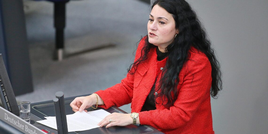 Kaddor fordert Dobrindt zu Syrien-Reise auf 1 Lamya Kaddor (Archiv)