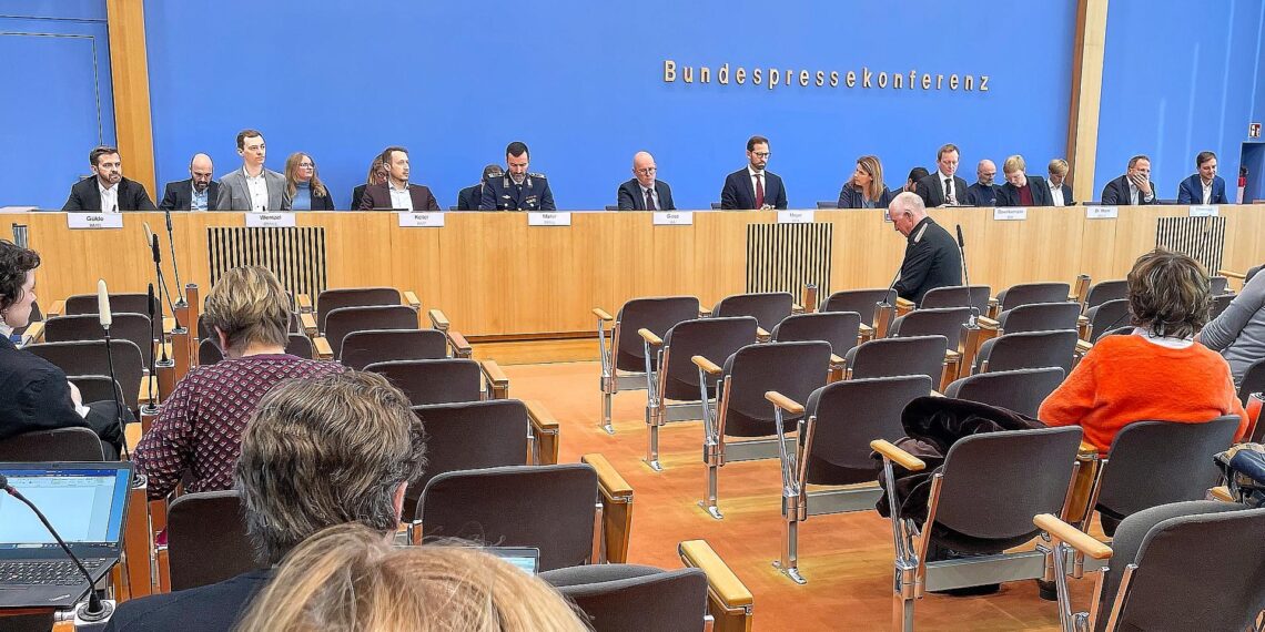 Bundesregierung startet PR-Kampagne "Das kann Deutschland" 1 Regierungspressekonferenz am 03.11.2025