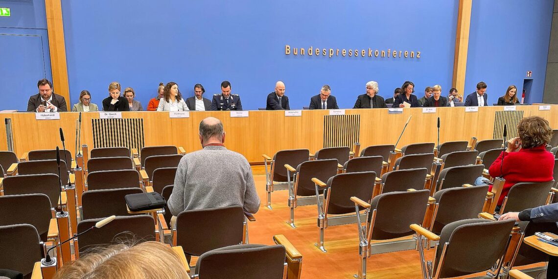 Bundesregierung nimmt Appell von Afghanen in Pakistan zur Kenntnis 1 Regierungspressekonferenz am 10.11.2025