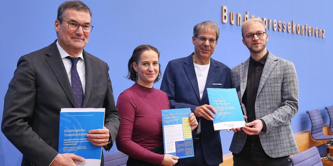 Zusammenhaltsbericht: Mehrheit zu mehr Klimaschutz bereit 1 Konflikt und Zusammenhalt in der Klimakrise am 13.11.2025