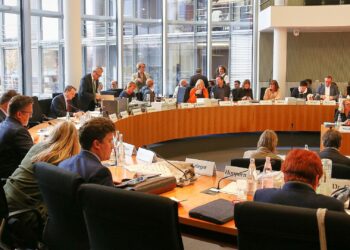 Bereinigungssitzung: Haushaltslücke 2027 sinkt um 22 Milliarden Euro 2 Haushaltsausschuss am 13.11.2025