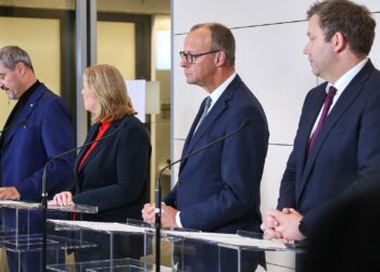 Koalitionsausschuss einigt sich auf Industriestrompreis 2 Pressekonferenz nach Koalitionsausschuss am 13.11.2025