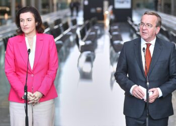 Kabinett verabschiedet erste Weltraumsicherheitsstrategie 2 Pressestatement zur Weltraumsicherheitsstrategie am 19.11.2025