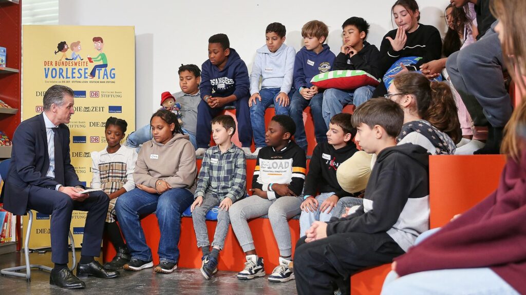 Thorsten Frei liest aus einem Kinderbuch am 21.11.2025