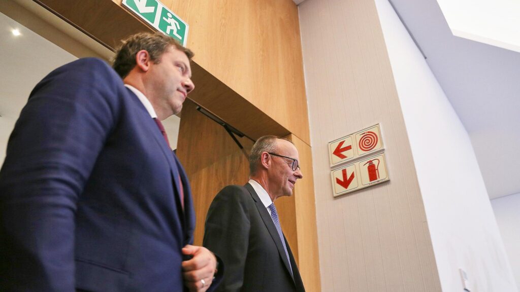 Lars Klingbeil und Friedrich Merz am 23.11.2025