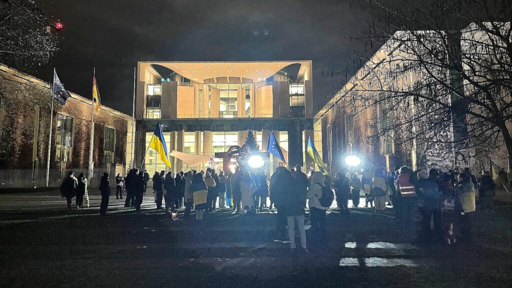 Ukraine-Protest vor dem Kanzleramt am 27.11.2025