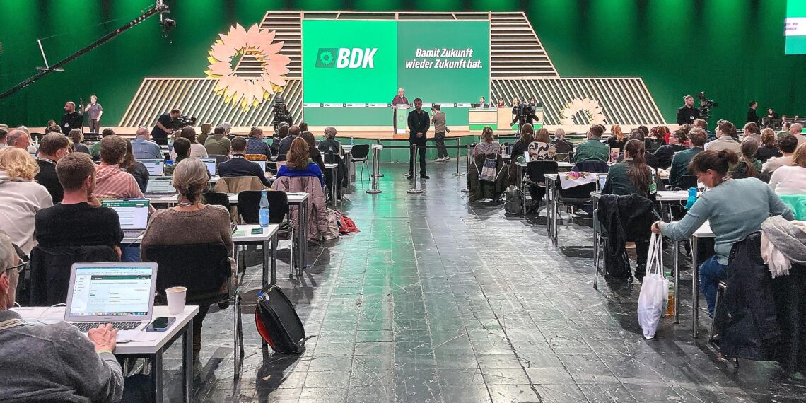 Grüne setzen Parteitag fort - Antragsberatung im Fokus 1 Grünen-Parteitag am 30.11.2025