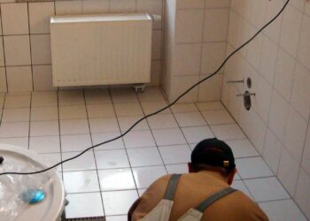 SPD-Flügel drängt auf Pflichtpraktikum in Handwerksbetrieben 2 Fliesenleger (Archiv)