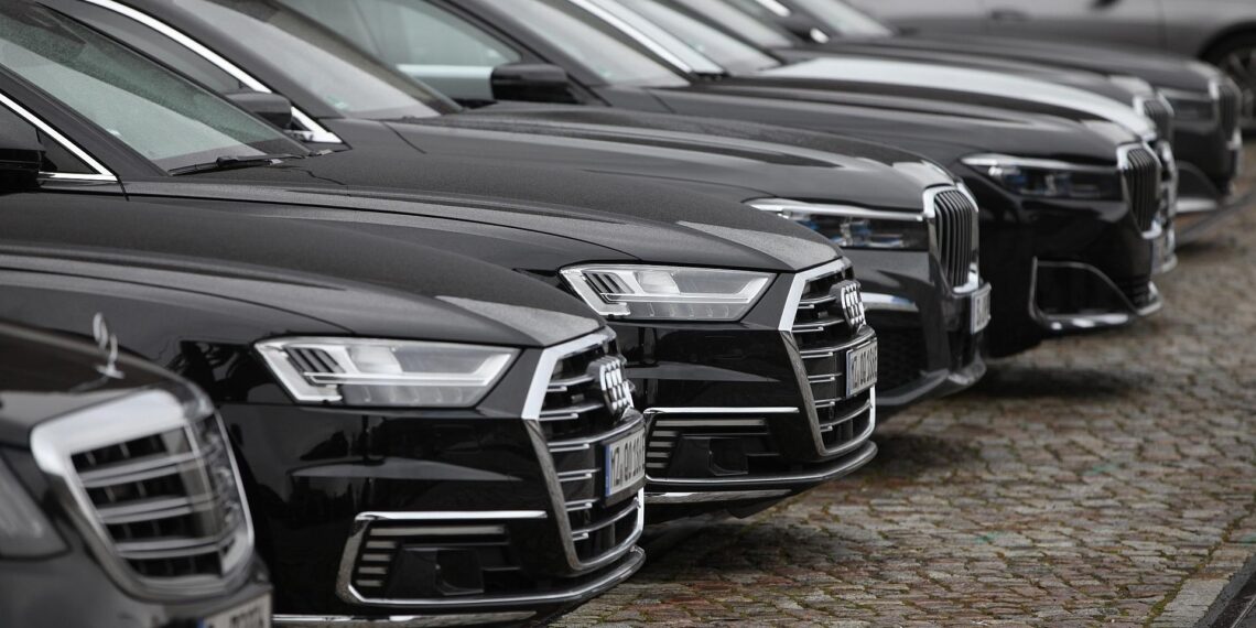 EU verschärft Elektro-Hochlauf von Dienstwagen 1 Dienstwagen von Politikern (Archiv)