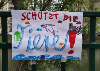 Zahl der Versuchstiere sinkt unter Zwei-Millionen-Grenze 3 Tierschutz-Plakat (Archiv)