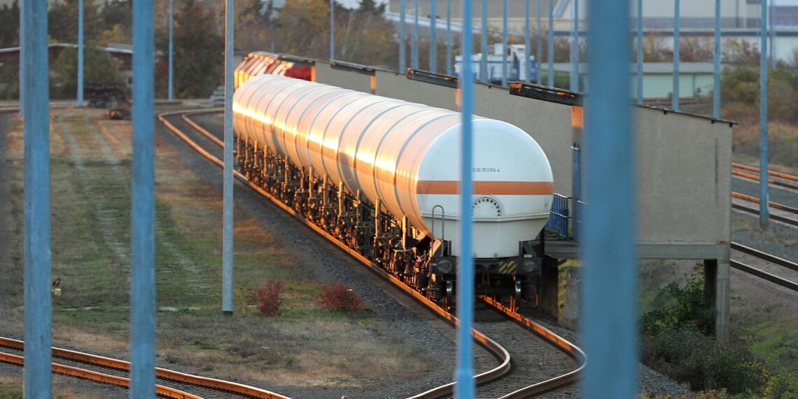 Chemieindustrie droht Klimaziele zu verfehlen 1 Verladebahnhof (Archiv)