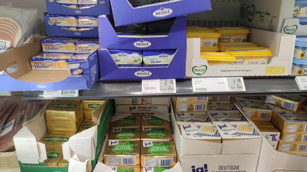 Butter in einem Supermarkt (Archiv)