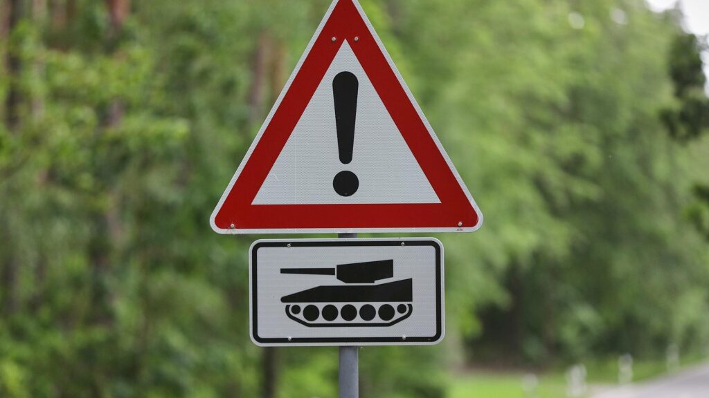 Warnung vor Panzern (Archiv)