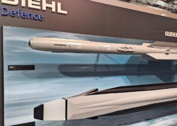 Lenkflugkörper Iris-T und FCAAM von Diehl (Archiv)