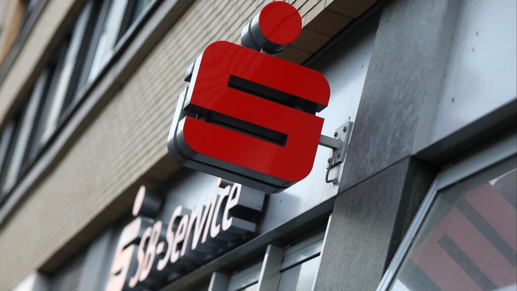 Sparkassen-Filiale (Archiv)