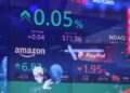 Börsenkurse von Amazon und Paypal an der Nasdaq (Archiv)