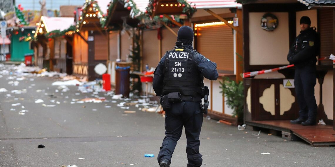 Hubig will Vorbereitung von Terrorfahrten strafrechtlich verfolgen 1 Tatort nach Anschlag auf Magdeburger Weihnachtsmarkt (Archiv)