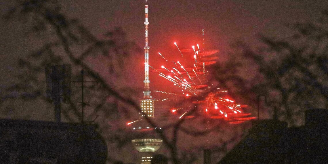Silvesterfeuerwerk am Berliner Fernsehturm