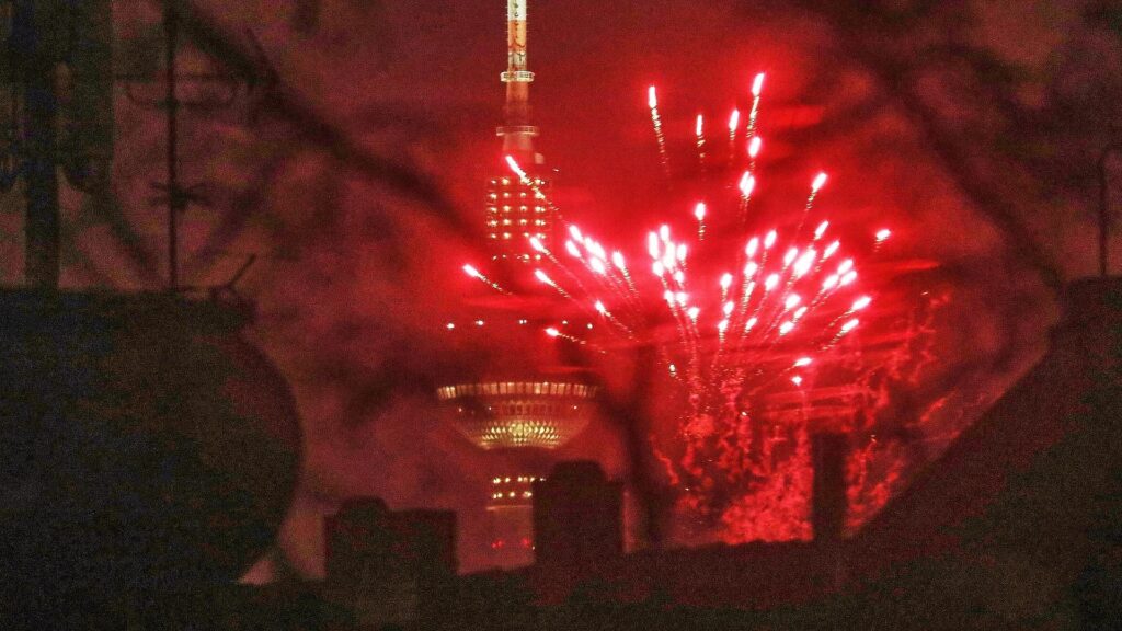 Silvesterfeuerwerk am Berliner Fernsehturm