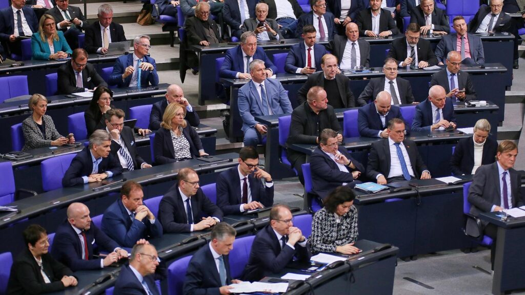 Fraktionen von CDU/CSU und AfD im Bundestag (Archiv)