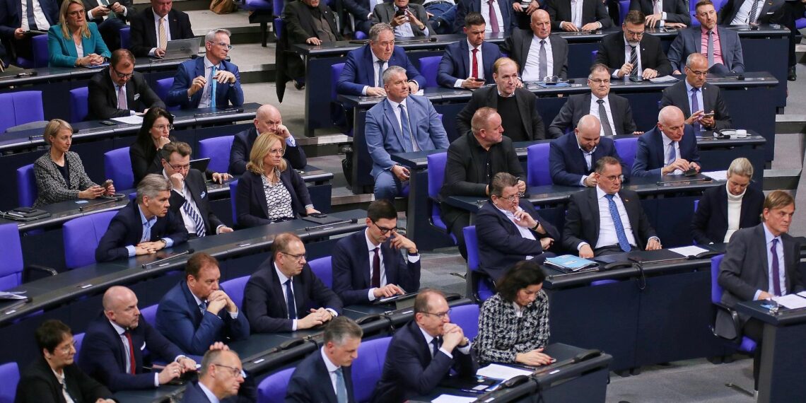 Fraktionen von CDU/CSU und AfD im Bundestag (Archiv)