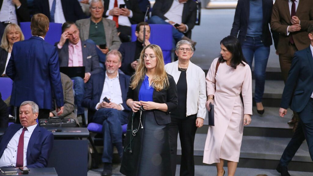 Katharina Dröge neben AfD-Abgeordneten