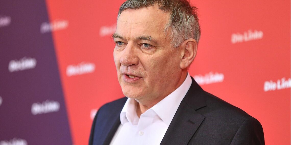 Linke will Schufa abschaffen 1 Jan van Aken (Archiv)