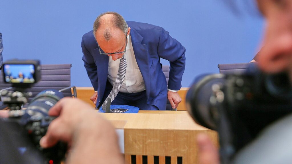 Friedrich Merz vor Fotografen (Archiv)