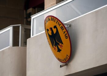 Weniger "Chancenkarten" für Fachkräfte als erwartet ausgegeben 2 Deutsche Botschaft im Ausland (Archiv)