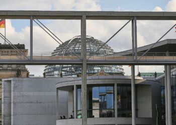 Vertrauen in den Staat sinkt weiter 2 Deutscher Bundestag (Archiv)