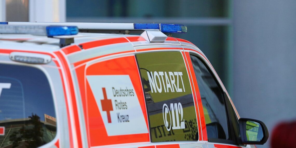 Zwei Tote bei Frontalunfall auf Landstraße in Brandenburg 1 Notarzt (Archiv)