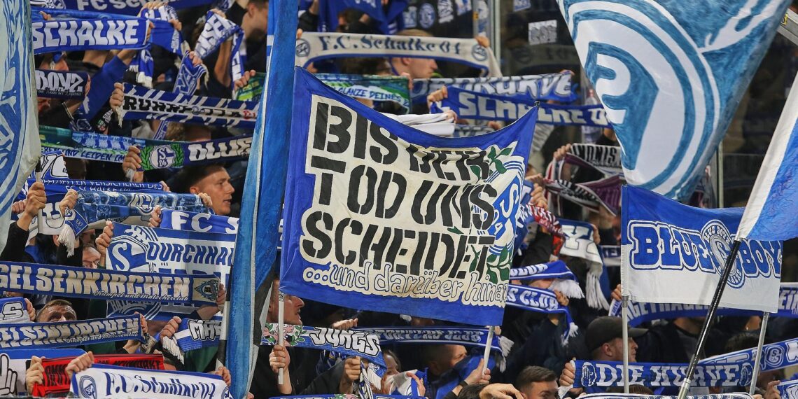 Fans von Schalke 04 (Archiv)