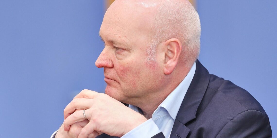 Wirtschaftsweiser gegen schnellere Senkung der Körperschaftssteuer 1 Achim Truger (Archiv)