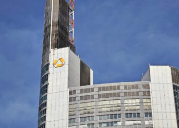 Commerzbank sieht in Übernahme durch Unicredit "keinen Sinn" 3 Commerzbank-Tower (Archiv)