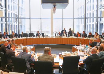 Haushälter sehen Probleme bei Kontrolle von Bundeswehr-Beschaffungen 3 Haushaltsausschuss (Archiv)