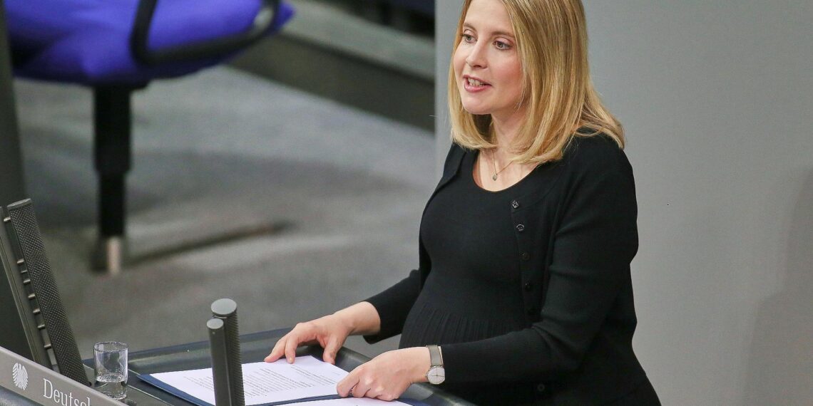 Hubertz will trotz Mutterschutz an Rentenabstimmung teilnehmen 1 Verena Hubertz am 27.11.2025