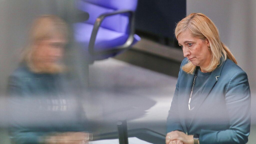 Nina Warken am 27.11.2025