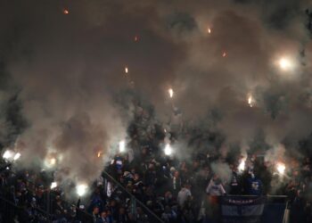 Fans mit Pyrotechnik am 29.11.2025