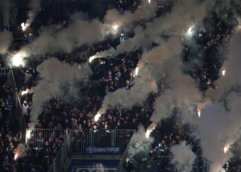 Fans mit Pyrotechnik am 29.11.2025