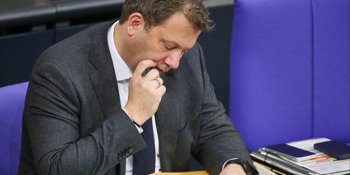 Klingbeil plant Start der Frühstart-Rente für 2027 1 Lars Klingbeil am 04.12.2025