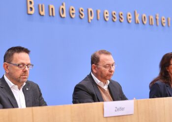 DGB-Umfrage vorgestellt: Mehrheit für Erhalt des Acht-Stunden-Tags 12 Vorstellung DGB-Index Gute Arbeit am 04.12.2025