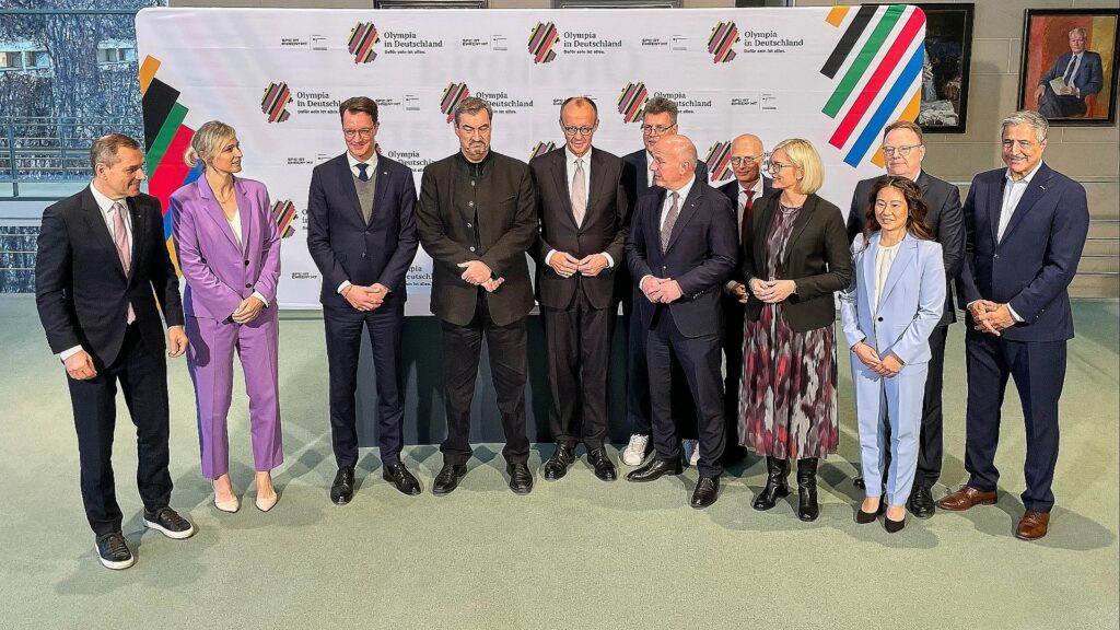 Unterzeichnung der Vereinbarung zur Olympiabewerbung (Archiv)