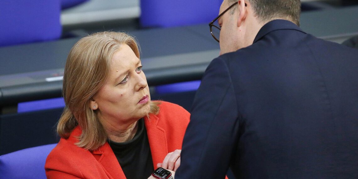 Krisenbewältigung: Spahn mahnt zu mehr Einheit im neuen Jahr 1 Bärbel Bas und Jens Spahn (Archiv)